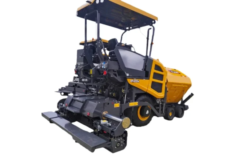 XCMG RP455W Wheeled Paver — 4.5 m max paving width, 260 mm thickness, 20 km/h travel, Cummins QSF3.8 engine