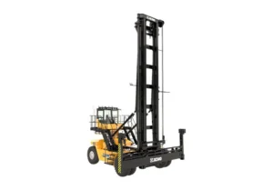 XCMG XCH1008K Empty Container Handler — 10 ton lifting, Cummins engine, 7+1 8'6 / 6+1 9'6 stacking, DANA transmission