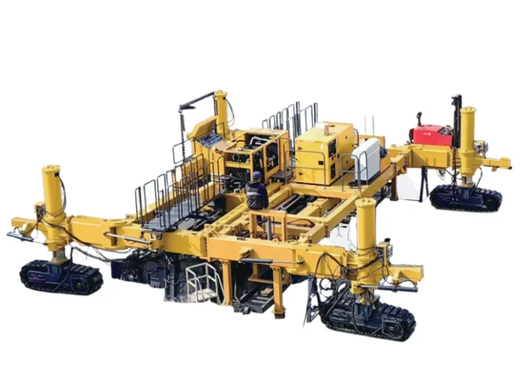 XCMG XHT605 Slipform Paver — 3.5-6 m paving width, 450 mm max thickness, four-track concrete paver with Cummins engine