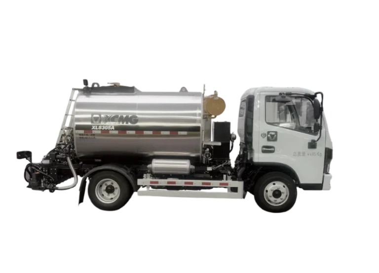 XCMG XLS305A Asphalt Distributor — 3.8 m3 tank, 3.5 m spraying width, Sinotruk 4x2 chassis