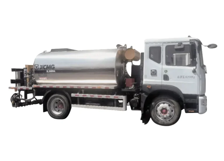 XCMG XLS905A Asphalt Distributor — 8.8 m3 tank, 6 m spraying width, Sinotruk 4x2 chassis with Yuchai YC6J220 engine