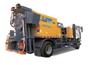 XCMG XLY103TB Pavement Maintenance Vehicle — YC6J220 engine 162 kW, hydraulic feeding, optional heating wall