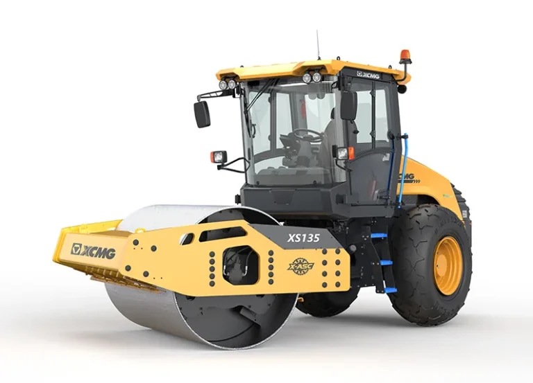 XCMG XS135 single drum vibratory roller 13.4 t Cummins 115 kW Stage V T4F