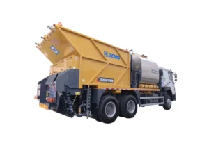 XCMG XTF1003 Asphalt Synchronous Chips Sealing Vehicle — 4 m seal width, 6 cubic meter asphalt tank, 10 cubic meter gravel silo, Sinotruck 6x4 chassis