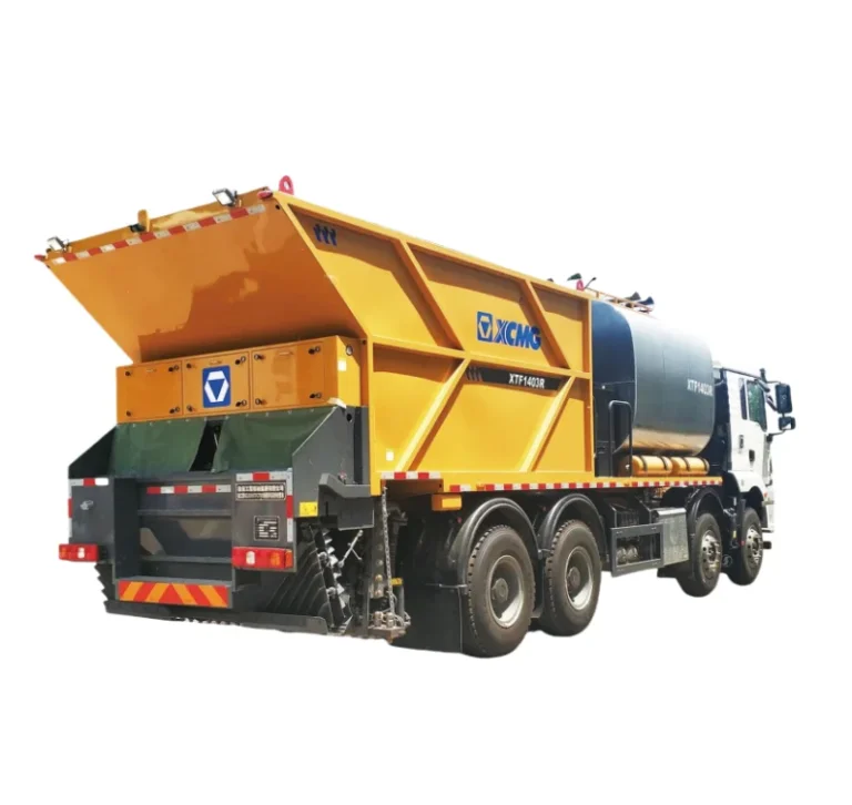 XCMG XTF1403R Asphalt Synchronous Chips Sealing Vehicle — 4 m seal width, 8 cubic meter asphalt tank, 14 cubic meter gravel silo, Sinotruck 8x4 chassis, 280 kW