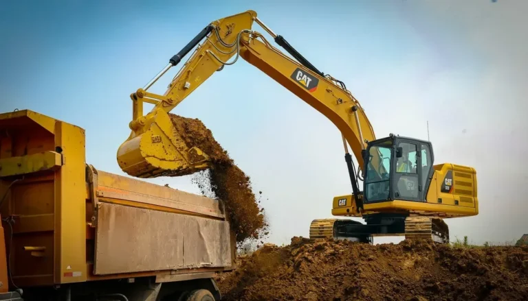 CAT 323 GC Excavator — new 22.7 t crawler excavator, Cat C7.1 117 kW